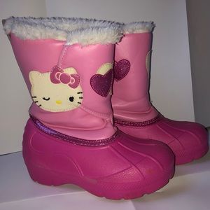 Pink children’s hello kitty snow boots